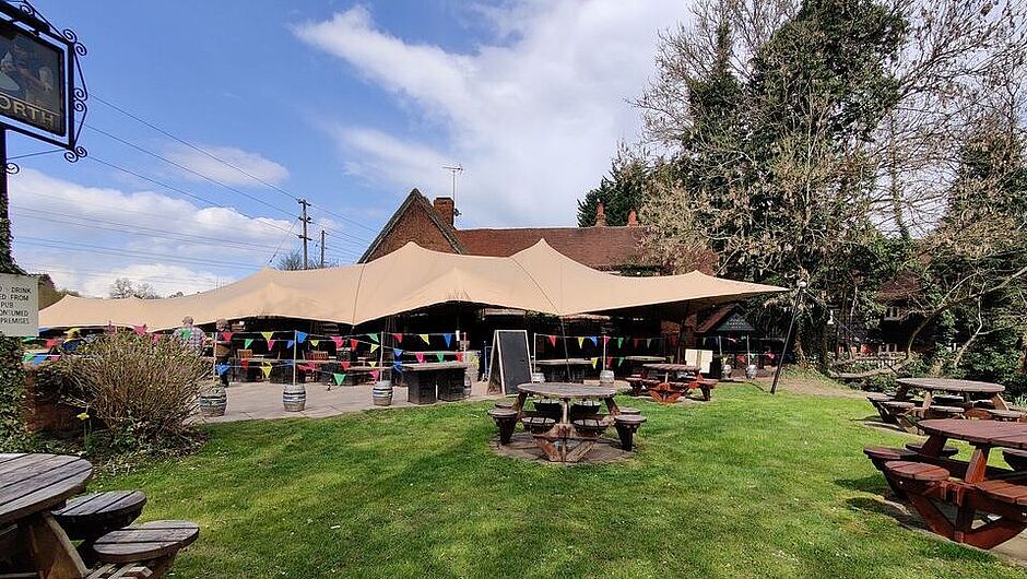 pub-restaurant-and-wedding-venue-in-old-basing-basingstoke-bartons-mill